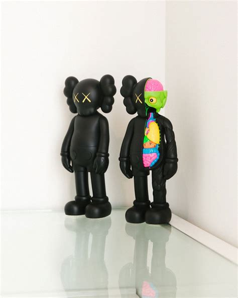 kaws subversive art